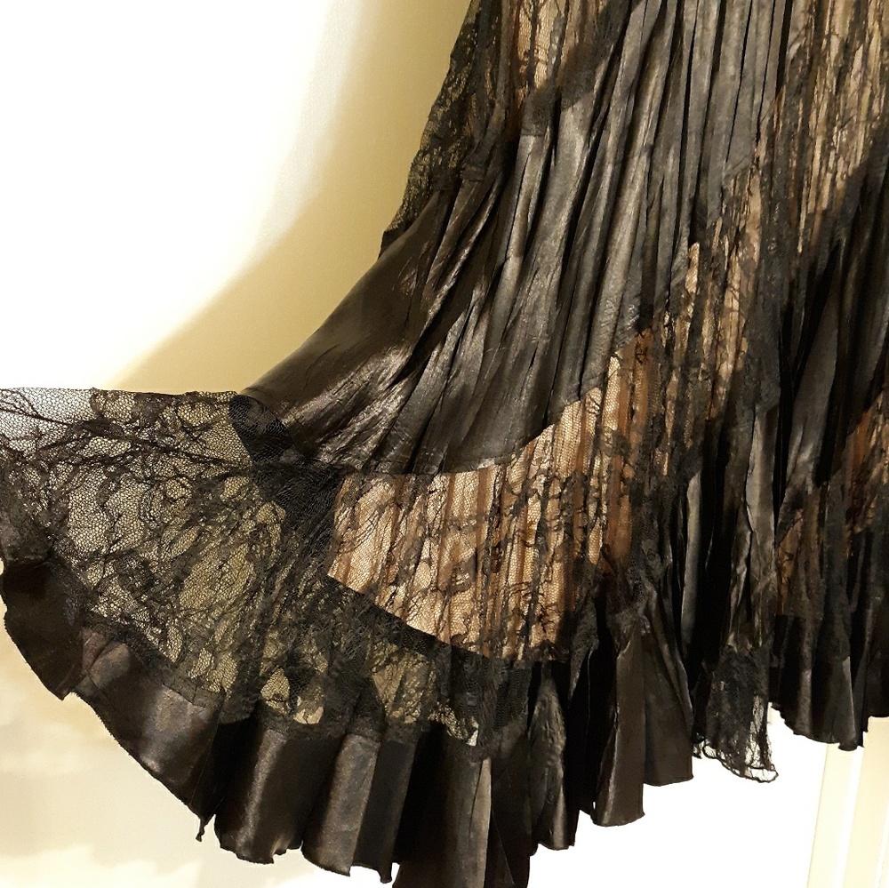 LACEY RENNAISANCE  DATE  BLACK EVENING  SKIRT